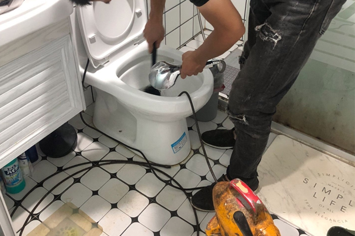 清河马桶堵塞自己疏通还是找师傅?专业上门服务让你省时更省心